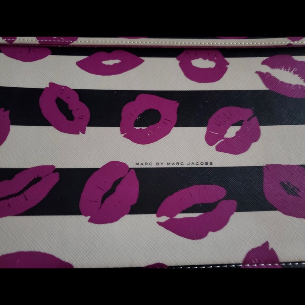 Marc Jacob’s tablet case - Picture 2 of 3